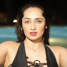 Aditi Mistry APK APK